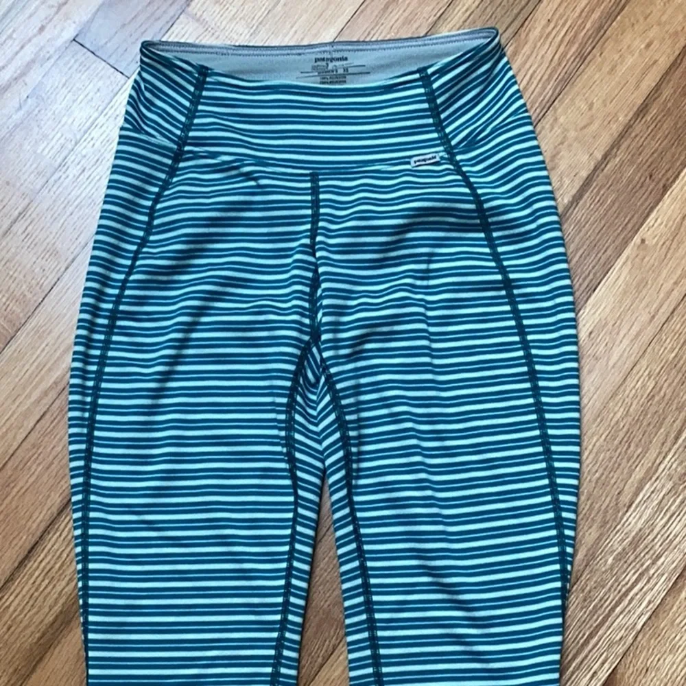 Patagonia Capilene 3 Midweight Stripe Leggings size xs - Picture 3 of 10
